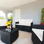 לינה וארוחת בוקר Belvedere 4*
